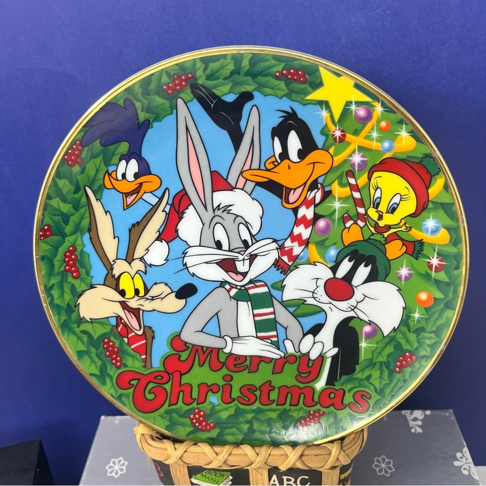 1991 Warner Brothers Looney Tunes Christmas Decorative Limited Edition Plate